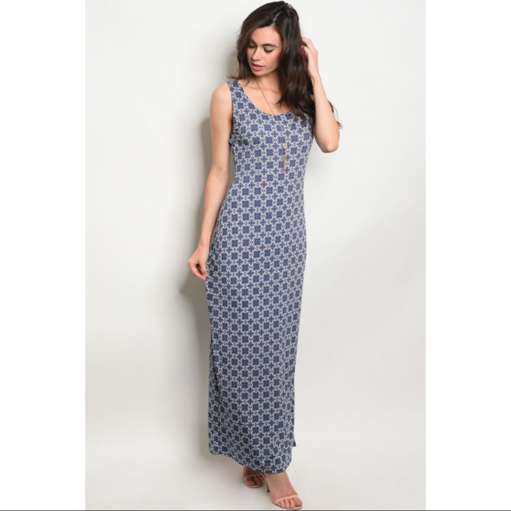 SALES ❗️Sleeveless Navy White Maxi Dress - Picture 3 of 7